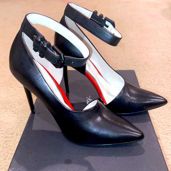 Super Sexy Kenneth Cole Ankle Strap Heels - Picture 2 of 4